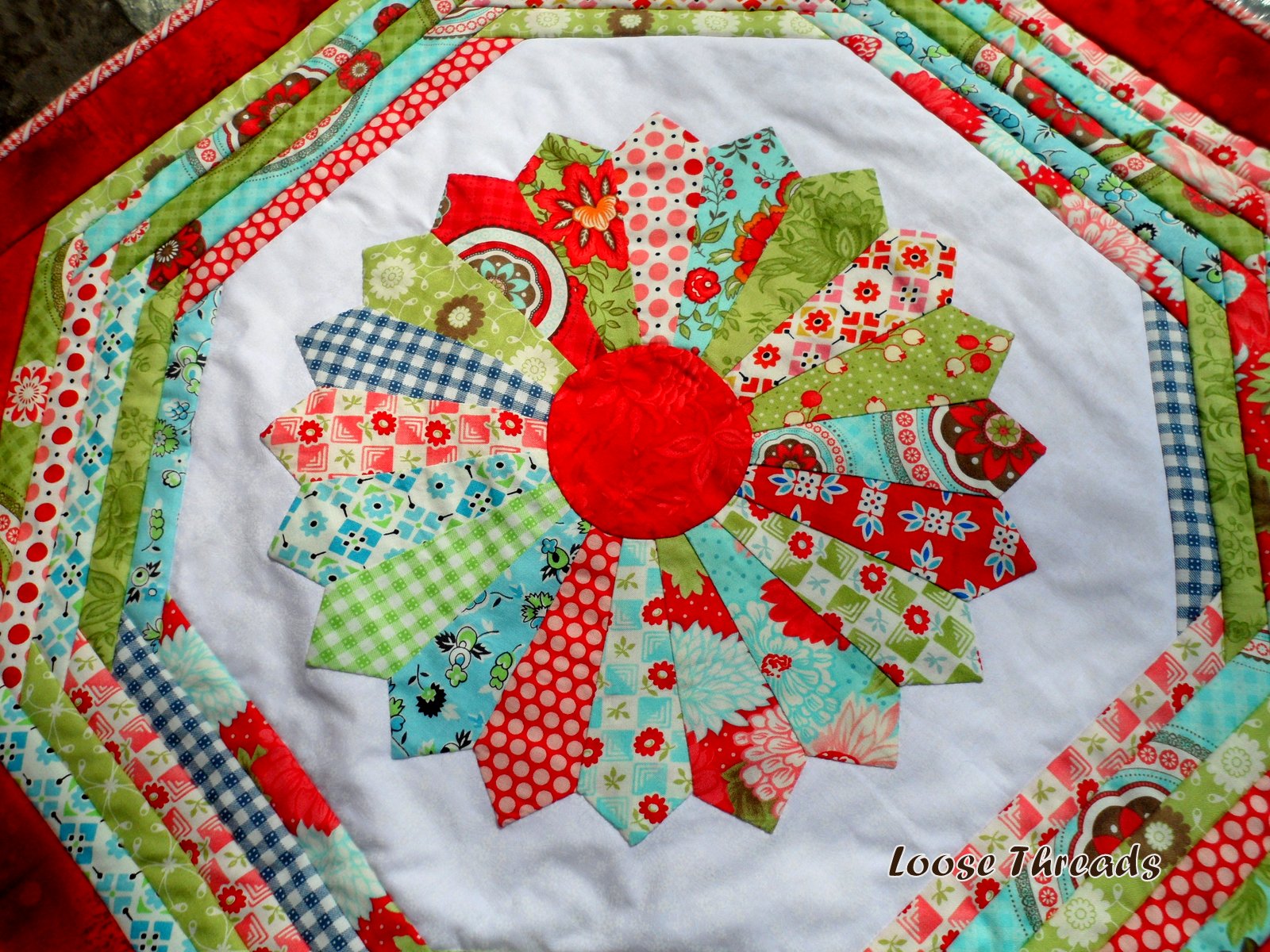 Dresden Plate Quilt Pattern: 21 Gorgeous Patterns to Try