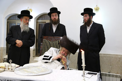 The Partial View: Pesach Sheini Tisch in Kretchnif