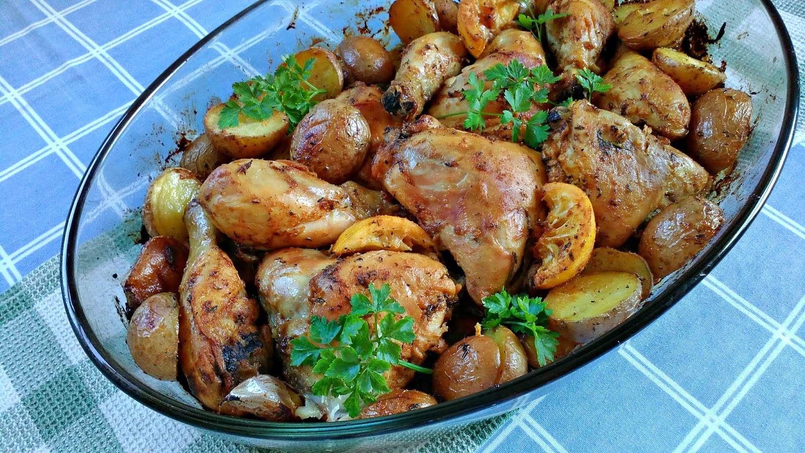 Da Panela para o Coração : Frango assado no forno com batatas