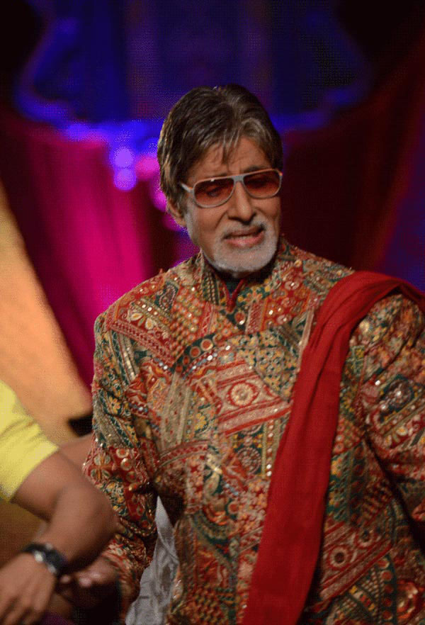 Bol Bachchan Movie Stills - Wallwoods