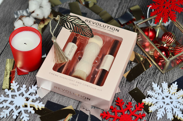 Makeup Revolution crème highlight and countour kit Light