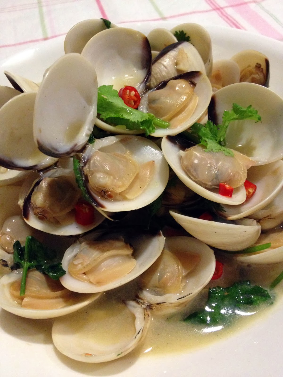 Loft48 White Clams in Garlic & Chili