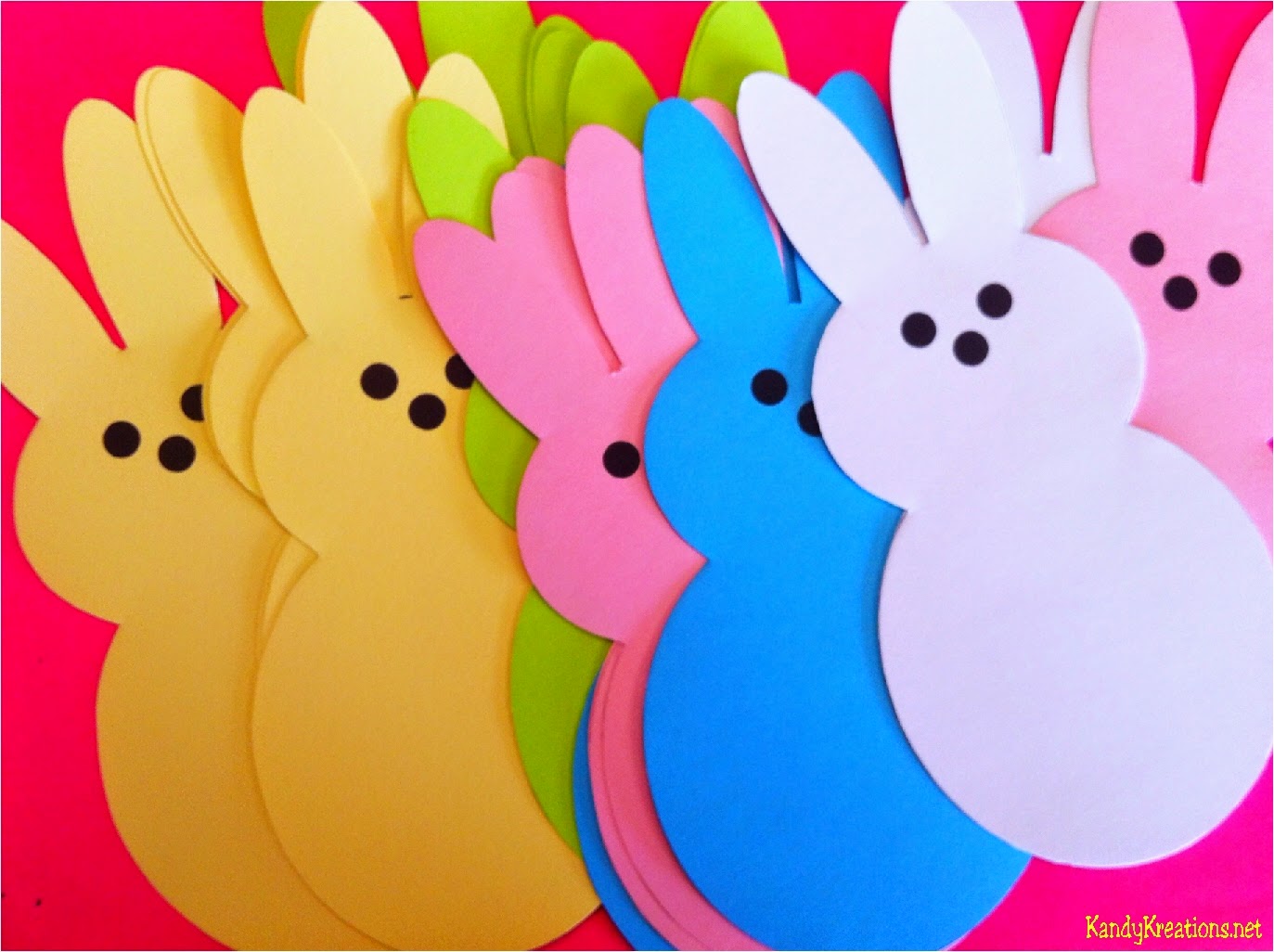 super-easy-easter-peeps-printable-table-runner-diy-party-mom