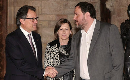 Forcadell acude presta a presidir el saludo entre Mas y Junqueras