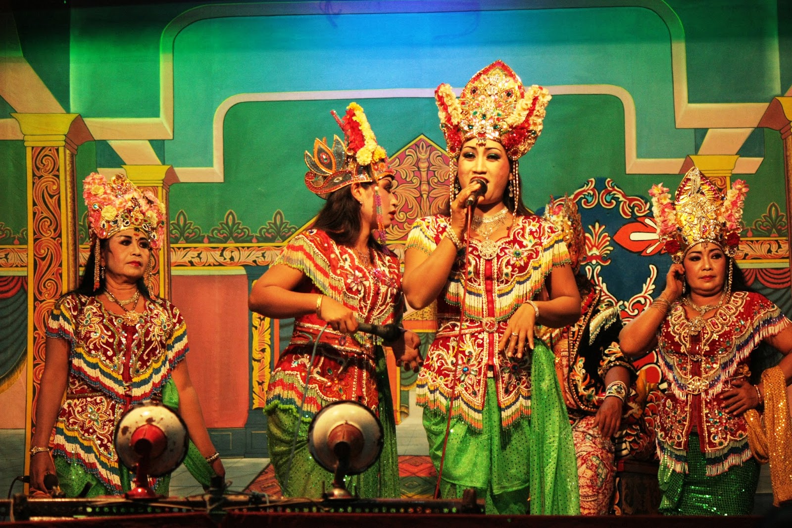 WONG USING JANGER BANYUWANGI DARI DRAMA TRADISIONAL