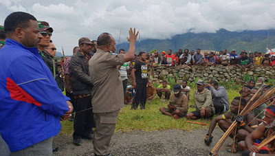 Penjabat Bupati dan Forkopimda Turun Perang Suku Selesai