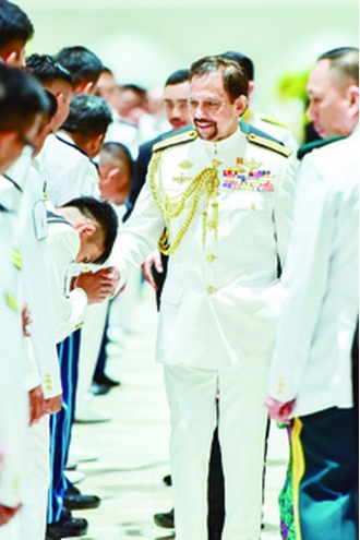 Maharum Bugis Syah MBS KDYMM Sultan Brunei Dan KDYMM 