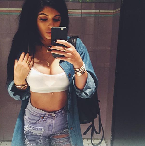 Kylie-Jenner-Selfie-Photo