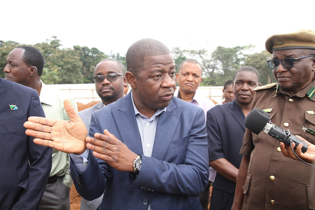 WANAFUNZI MIL 20 TANZANIA KUVALISHWA VIATU KUTOKA KILIMANJARO