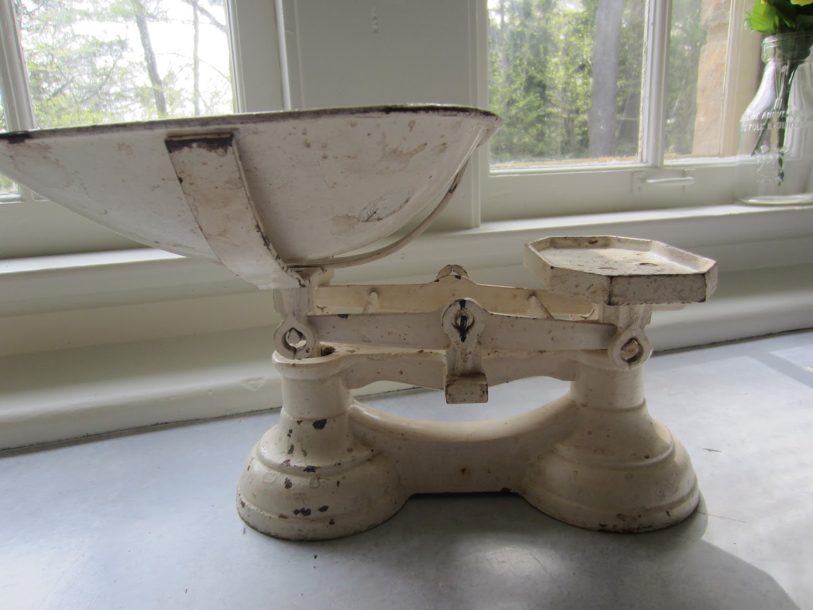 HOB NOBBERS ANTIQUE SCALES