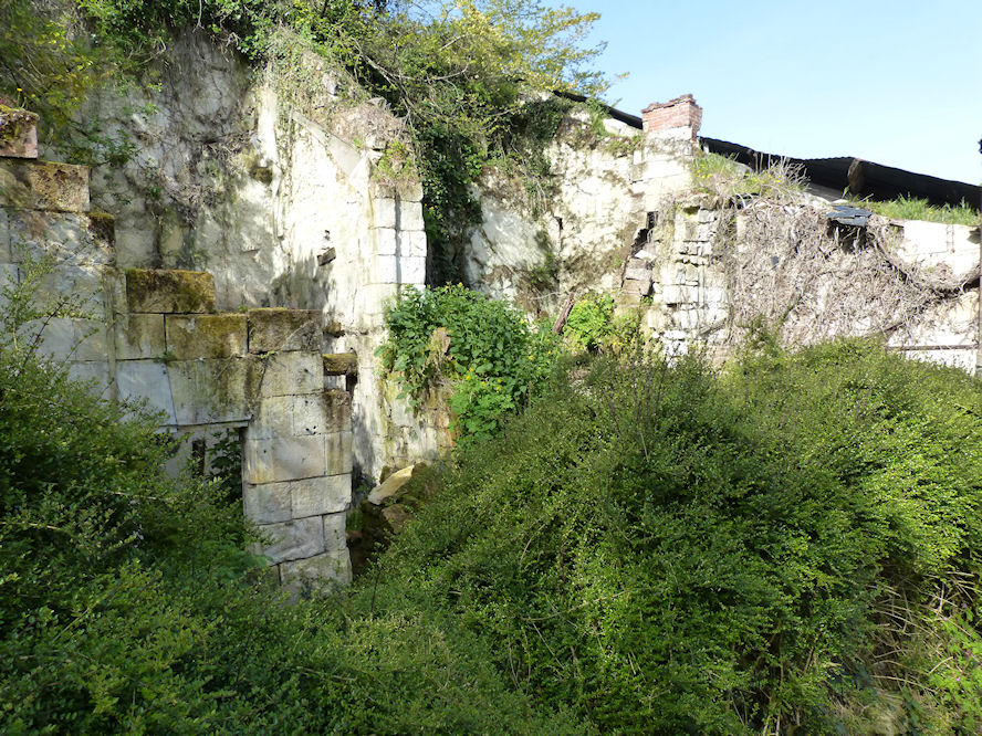 N0by An Der Loire Von Burgen Schlossern Brennenden Balken Und