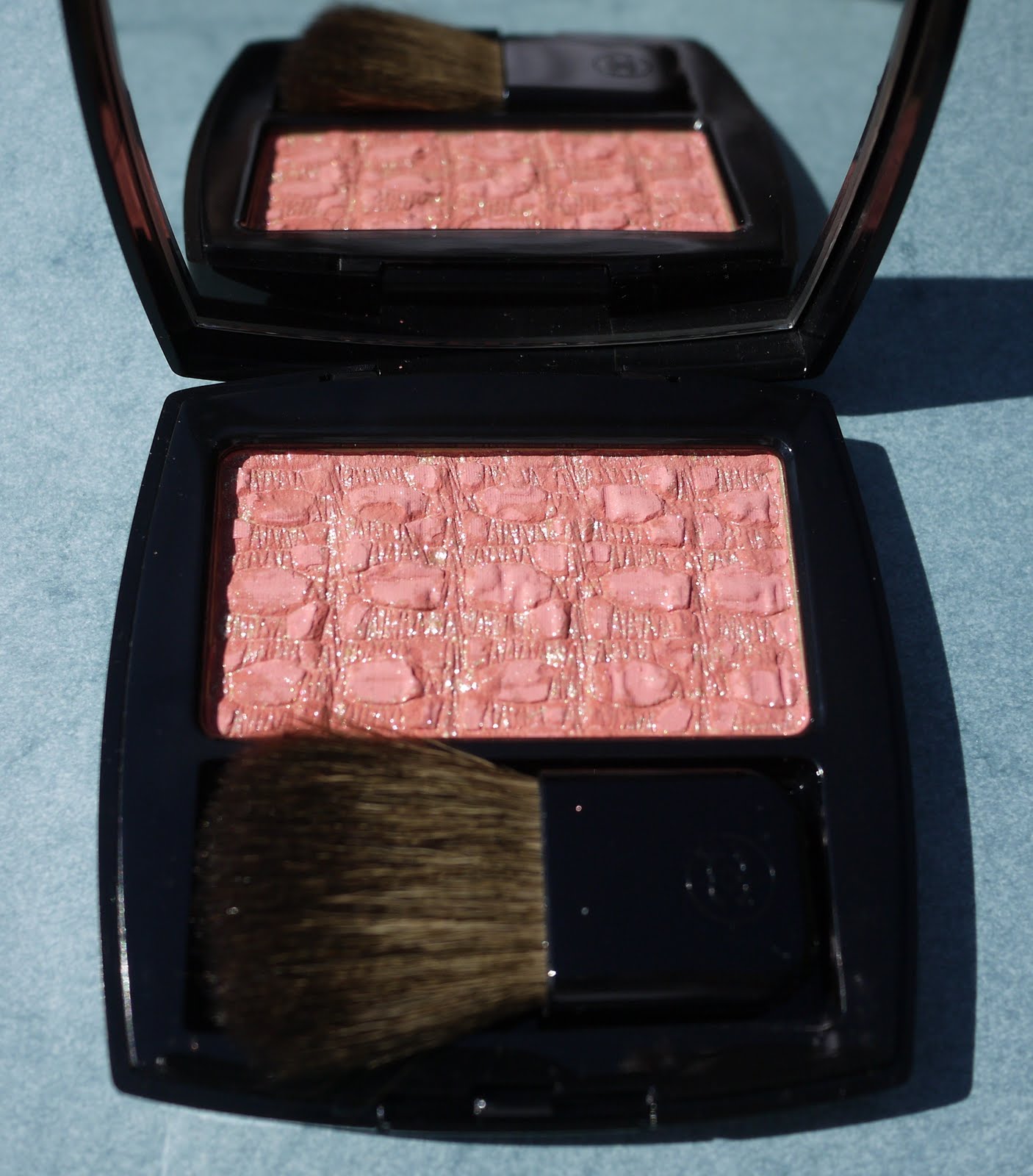Best Things in Beauty: Tissages de Chanel Blush Duo Tweed in Tweed Rosé Holiday 2011