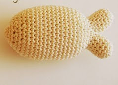 http://chabepatterns.com/free-patterns-patrones-gratis/amigurumi/crochet-fish-pez-a-ganchillo/