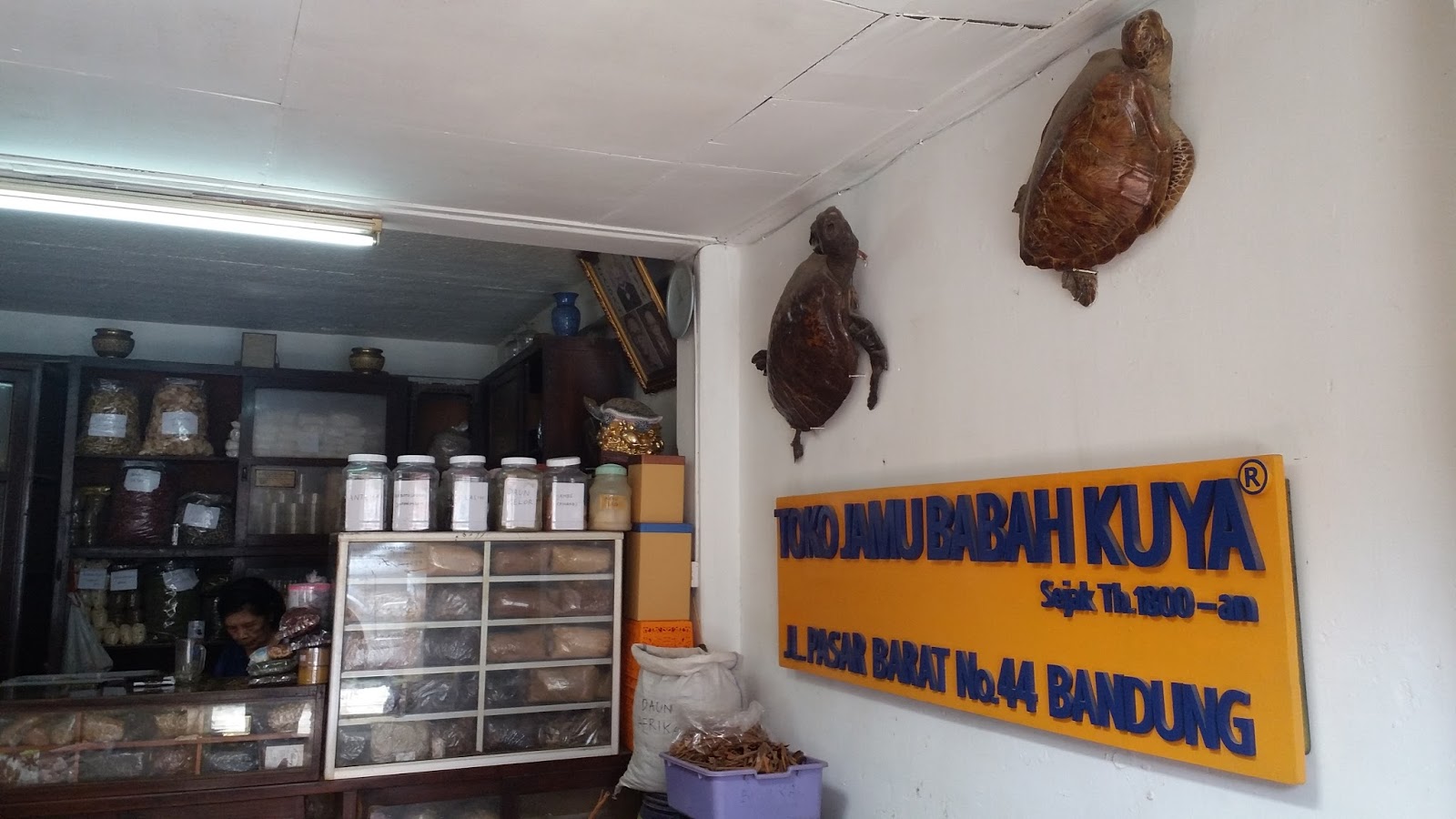 BABAH KUYA TOKO JAMU BABAH KUYA , JLN PASAR BARAT NO.44