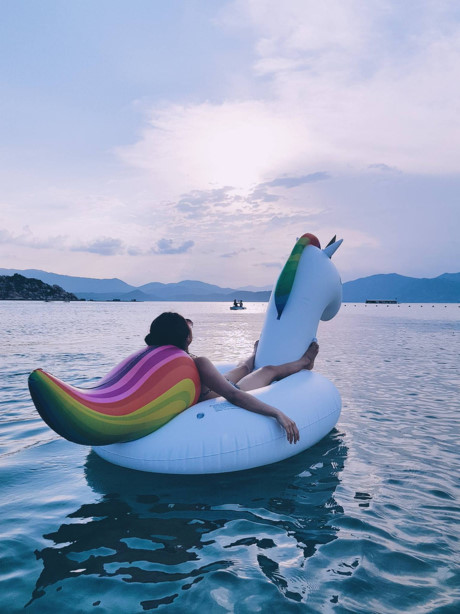 Ai cung phai co anh chup voi mon phu kien hot nhat mua he nam nay! - Anh 14