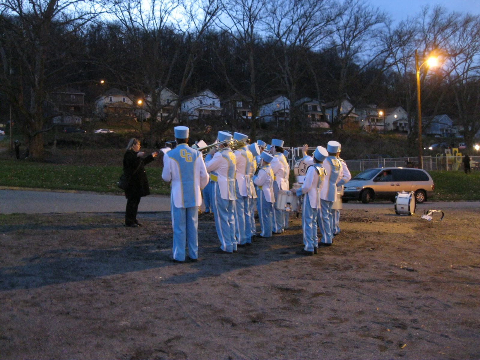 Oak Glen High School Marching & Concert Band♫ Weirton Chrstmas Parade2011