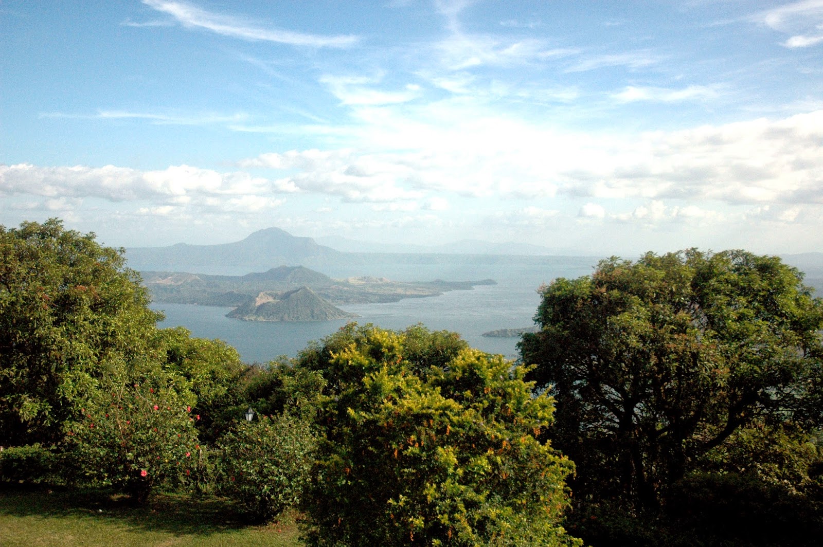 DUDE FOR FOOD: Global Flavors with the Freshest Local Produce at Taza Fresh Table