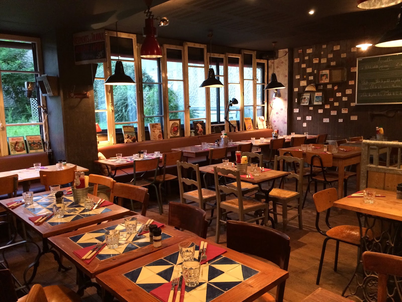 Bb de la Branche: La Ferme de Charles : restaurant dans une fausse campagne