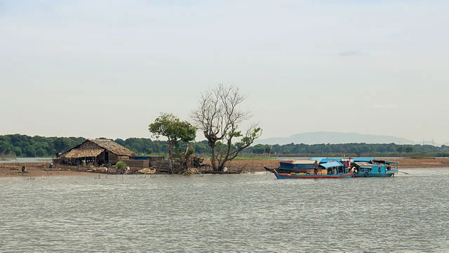 Tonle Sap - Keterangan biografi Kamboja