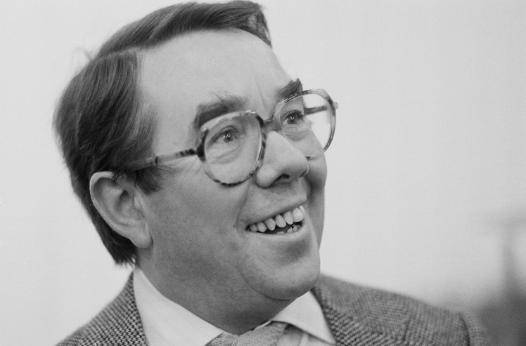 Ronnie Corbett. 