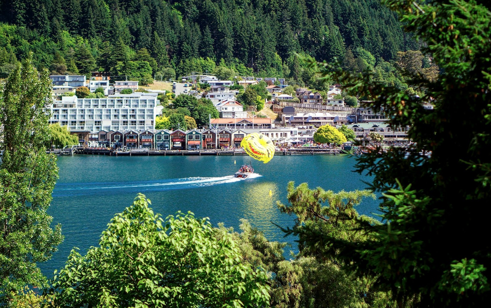 Travel & Adventures Queenstown. A voyage to Queenstown, New Zealand, Pacific.