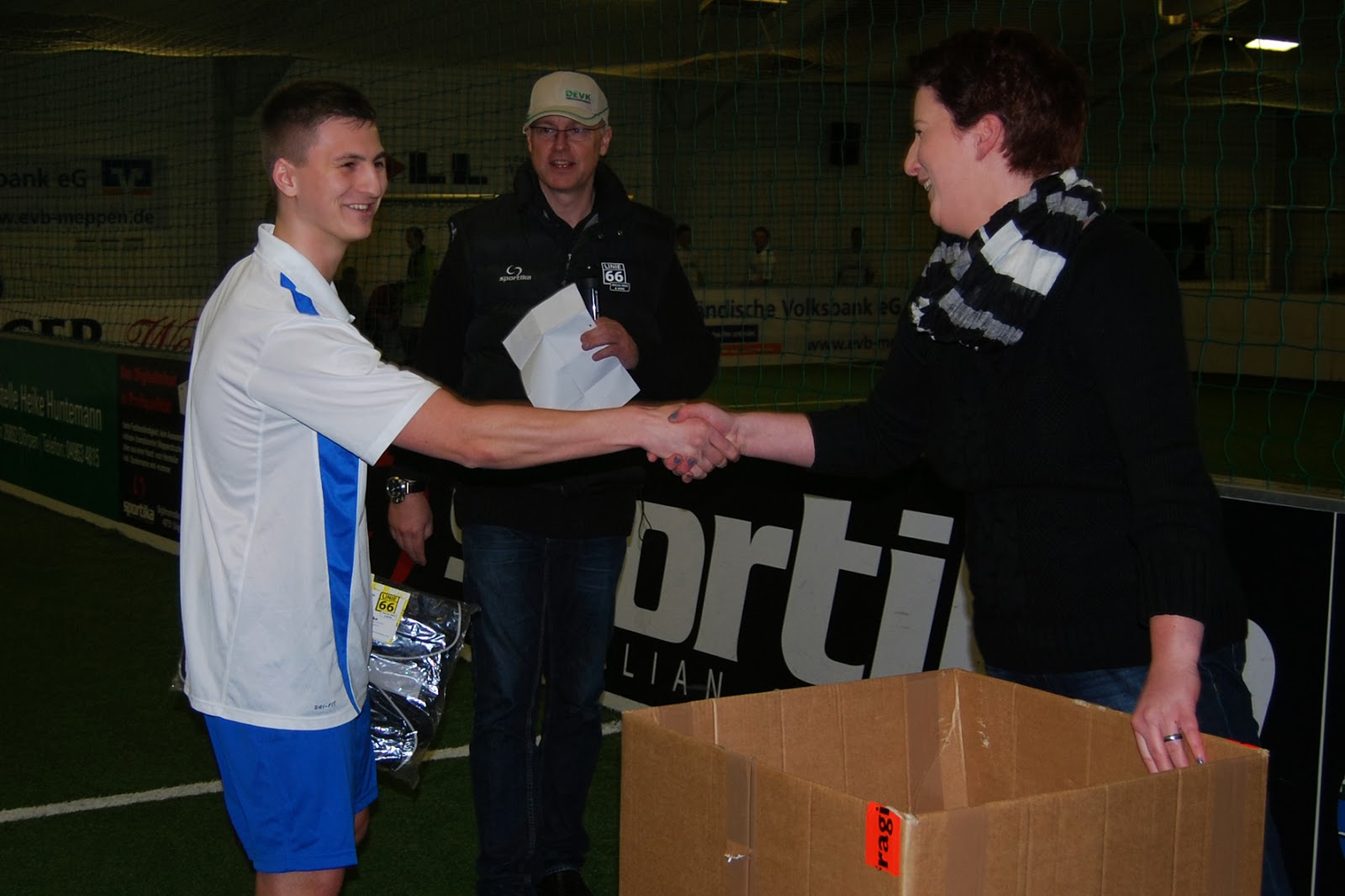 Firmencup 2014 Verlosung Hauptgewinn geht an Menü 2000Mitarbeiter