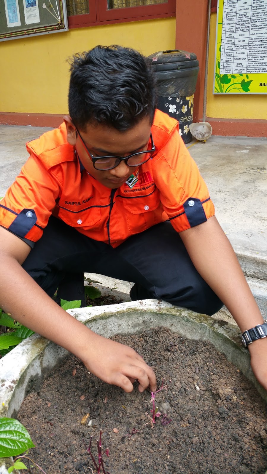 Xing Fu POTENTIAL GARDENING ASSISTANTS