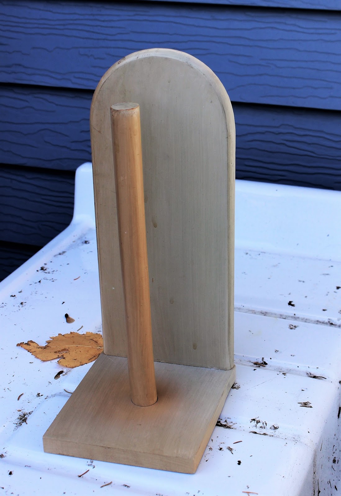 Thrift Shop Paper Towel Holder Repurposed as Rustic Christmas Decor Organized Clutter