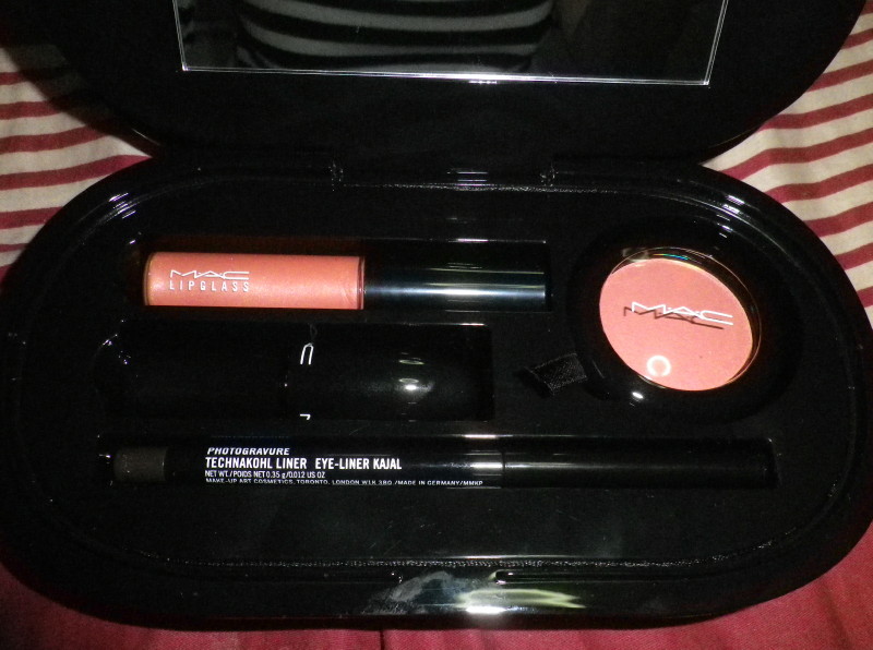 mac divine desire full face kit