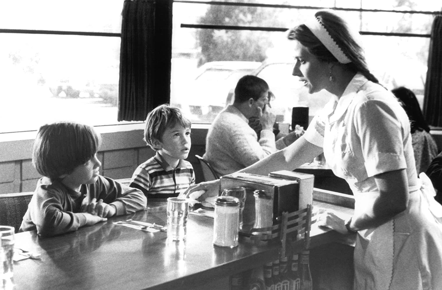 New on Bluray RADIO FLYER (1992) Starring Elijah Wood and Lorraine