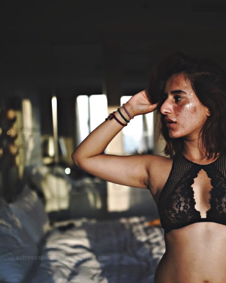 Saloni Chopra Unseen Hot Stills CineHub