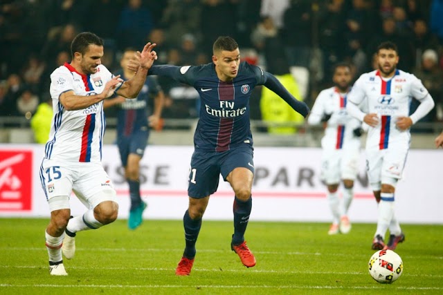 Lyon mostra evolução ofensiva, mas sofre com erros defensivos e perde em casa