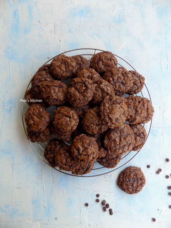 Pepi's kitchen in english Chocolate Brownie Cookies with Chocolate Chips