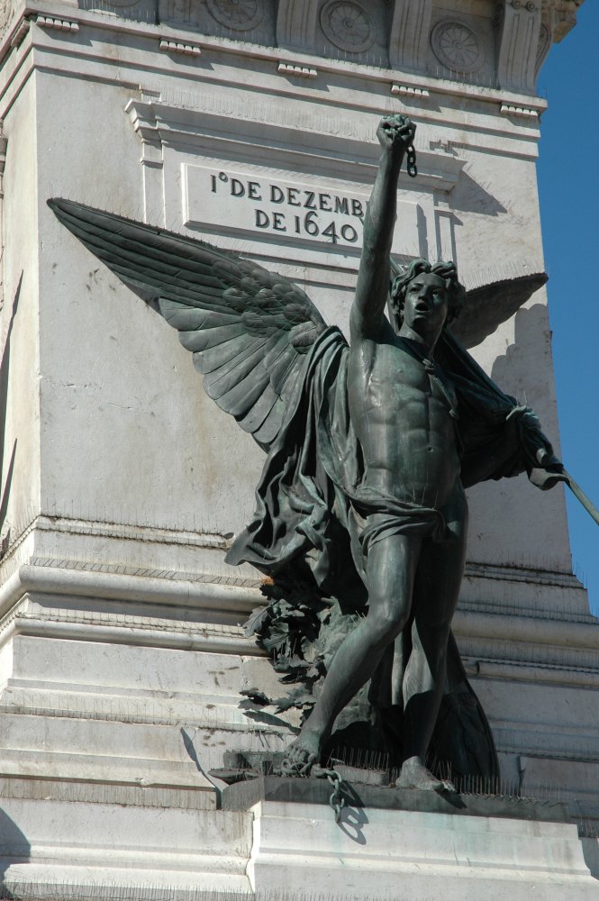 Promenade dans Lisbonne Place des Restaurateurs ( Praça dos