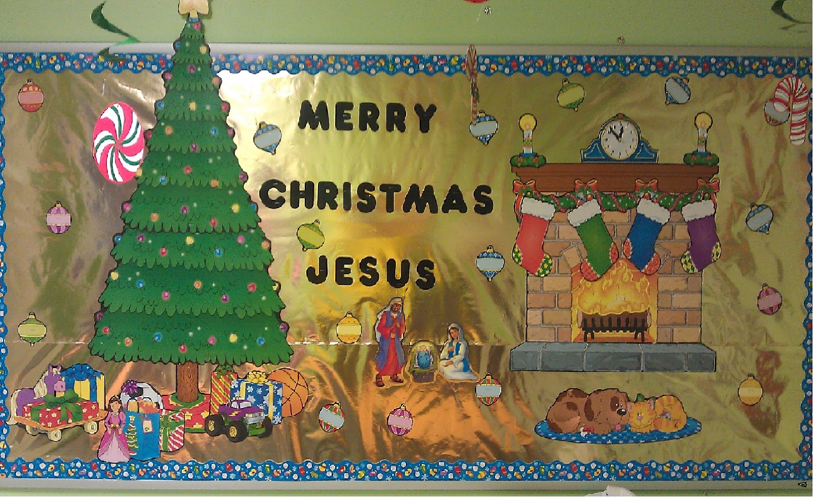 Church House Collection Blog: Christmas Nativity Scene Bulletin Board Idea