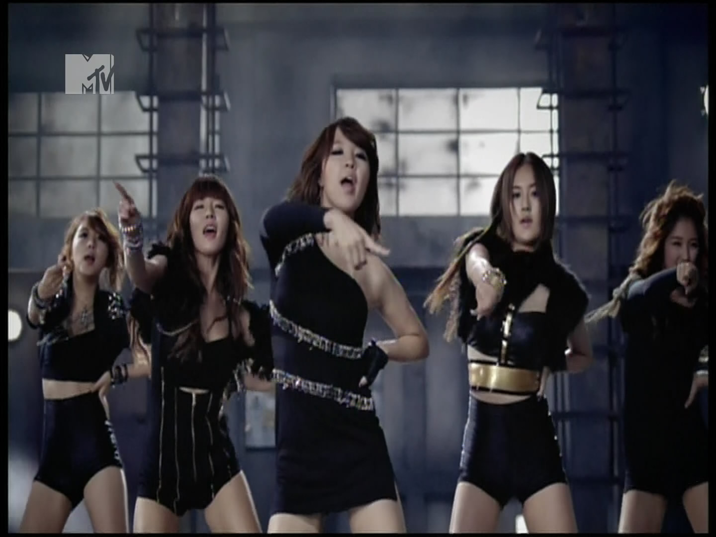 The Kpop Jungle: 4Minute Go HARD for their "Crazy" Comeback