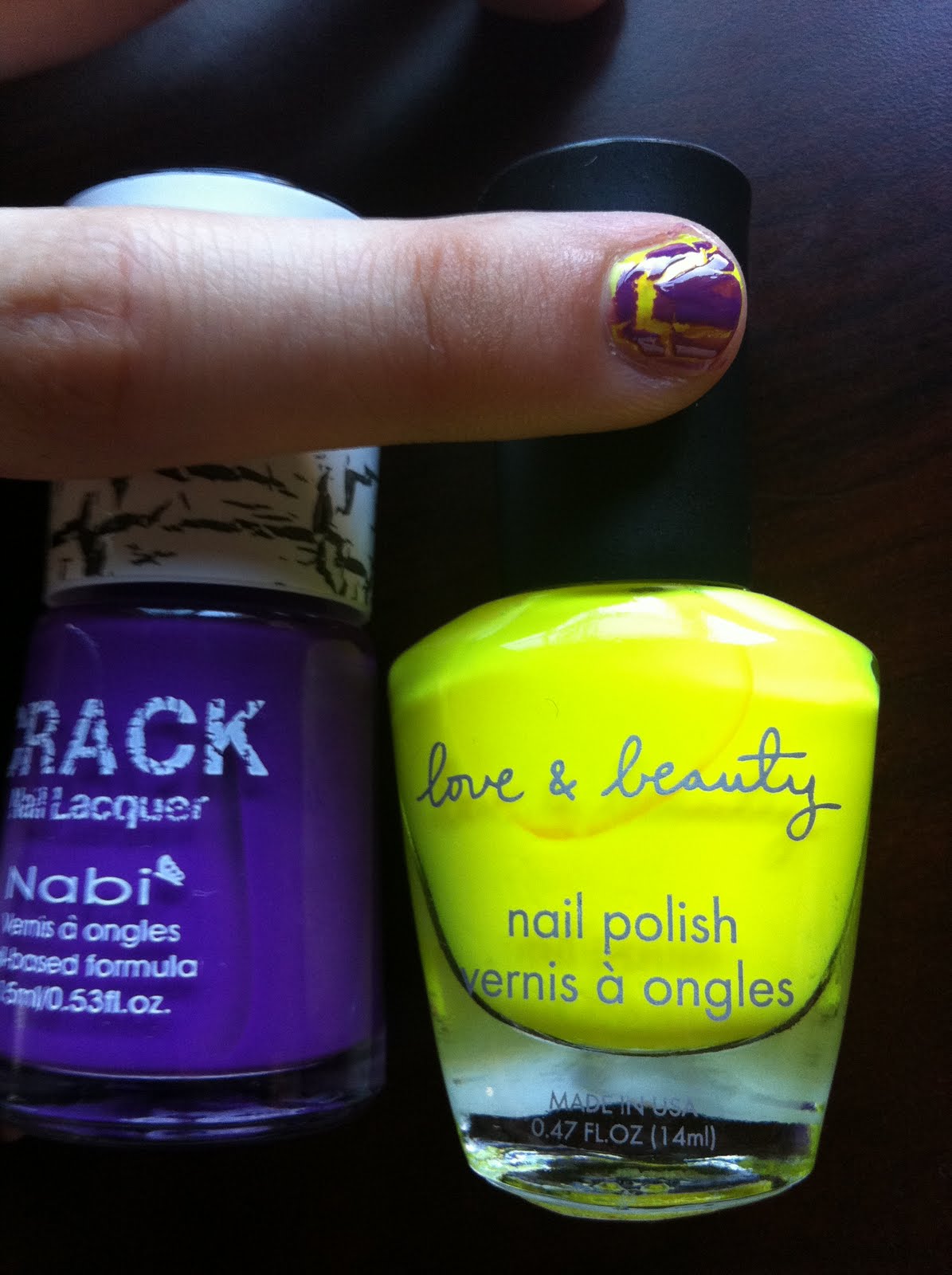 I am Aina How to apply Crackle Nail Polish..