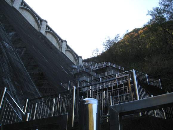 浦山ダム外階段