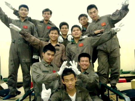 Me met chang phi cong 9X Viet lai may bay tiem kich - Anh 7