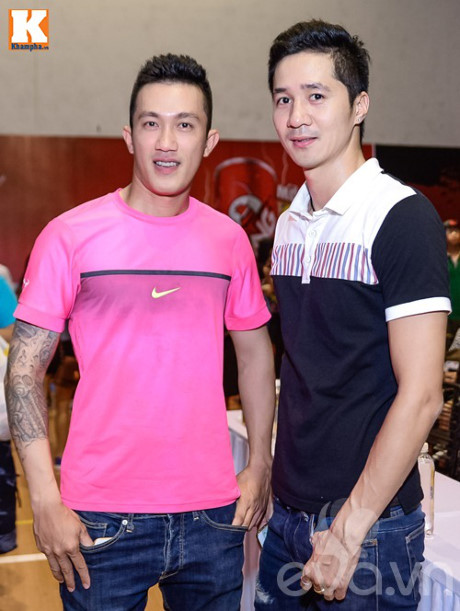 Huong Giang Idol vang mat, Tien Dat choi troi voi 