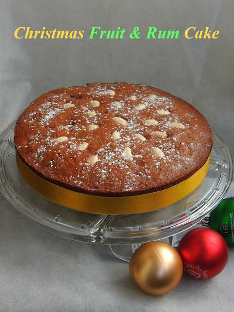 Christmas fruit & rum cake with nuts
