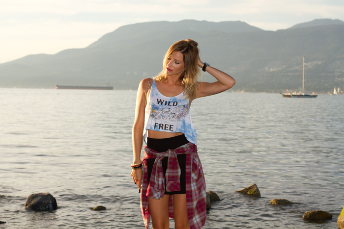 Vancouver Fashion Blogger, Alison Hutchinson, wearing a Choies crop top, Urban Outfitters black bodycon skirt, gladiator sandals and beaded bracelets 