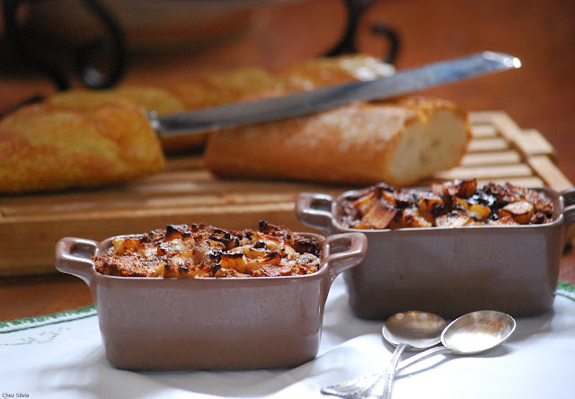  Puding de manzanas con pan y chocolate. 