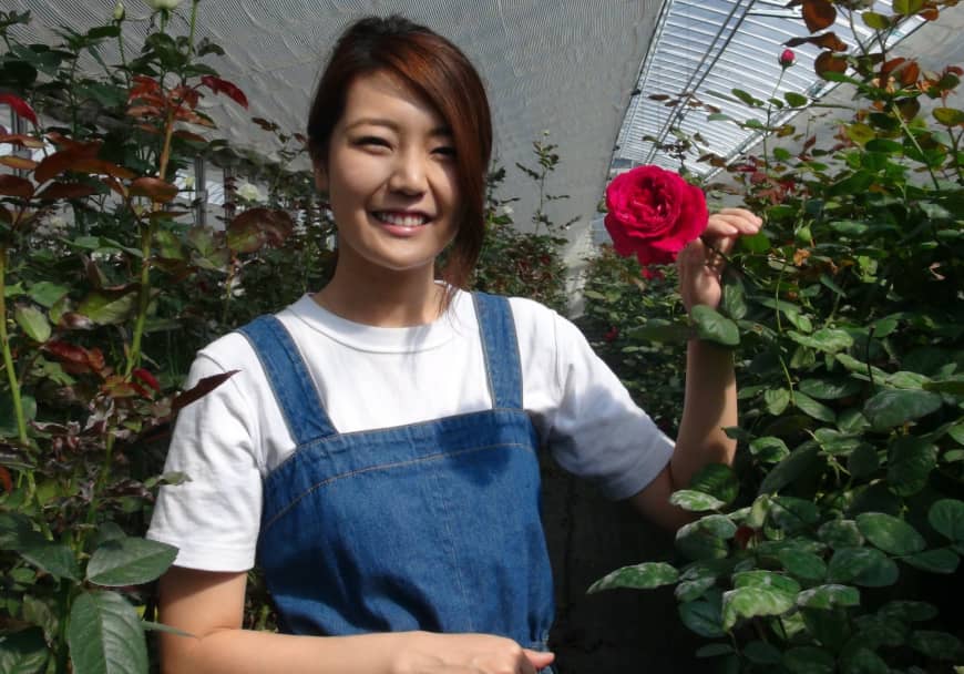With Her Edible Organic Roses Saitama Entrepreneur Tastes Success At An Early Age Agrovista Profits Latest Agriculture News And Updates