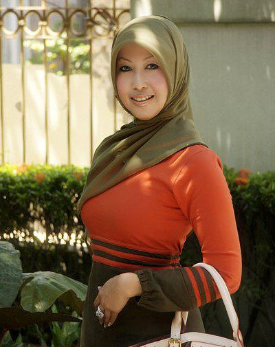 Tante Muda Berjilbab Belajar Jadi Foto Model Profesional | Kumpulan