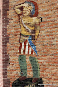 mural, brick wall, small town, http://bec4-beyondthepicketfence.blogspot.com/2015/10/small-town-thrifting.html