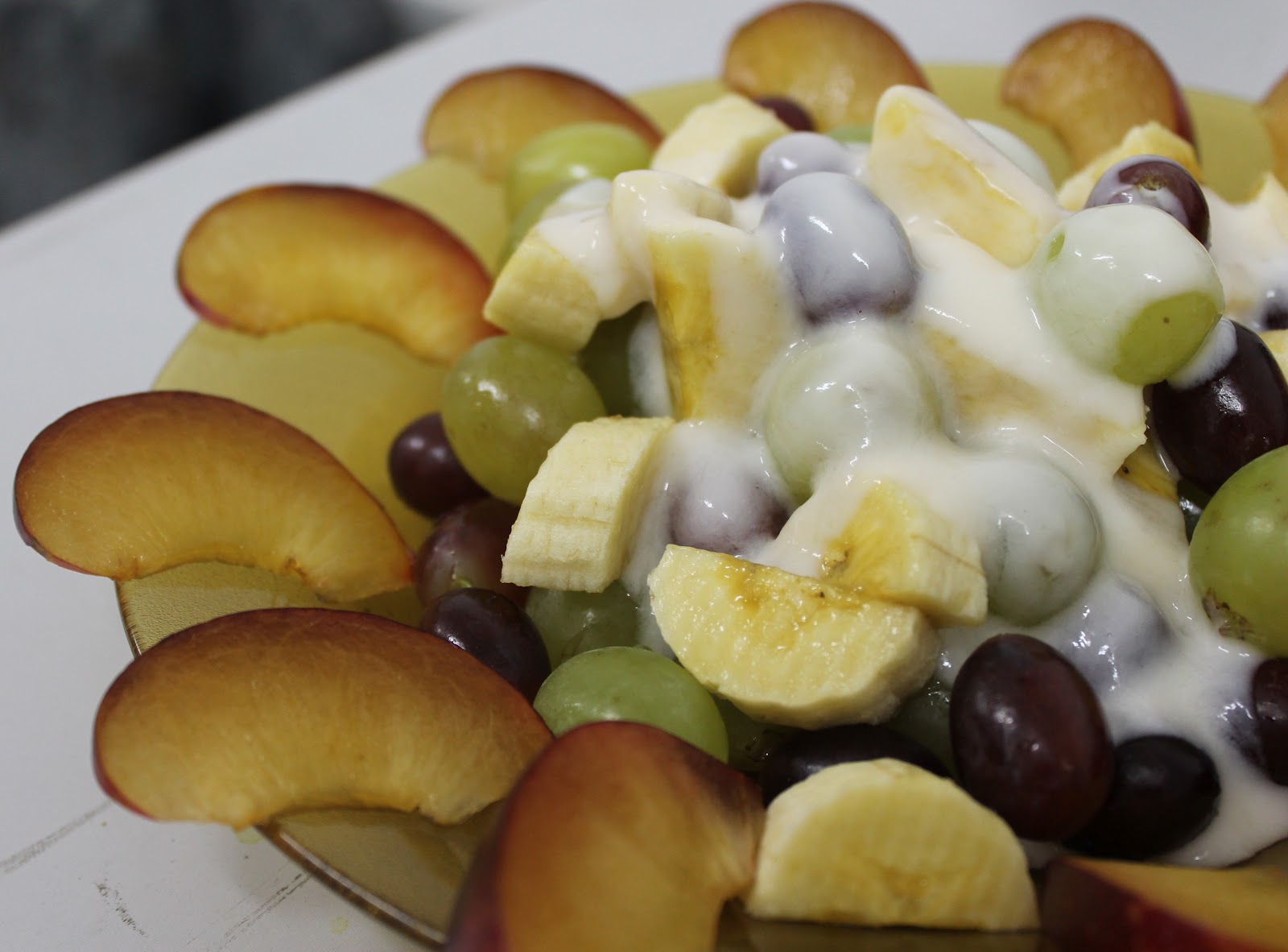 Mely's kitchen Banana and Grapes Salad with Yogurt