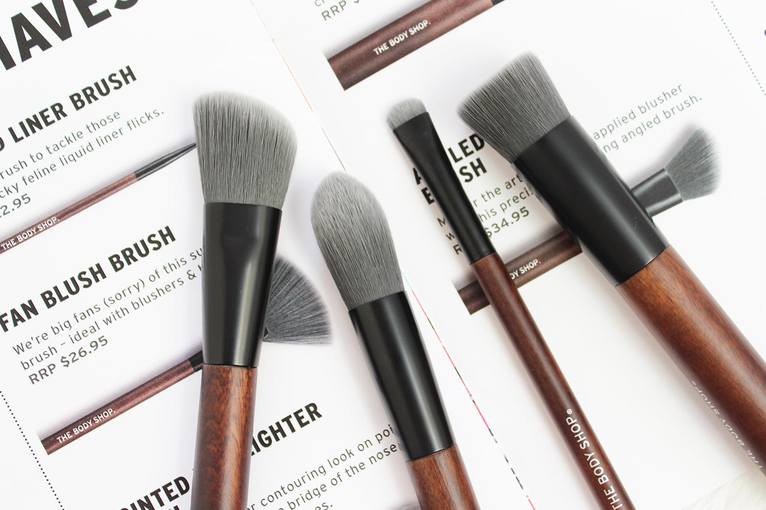 THE BODY SHOP New Customisable Eyeshadow Palettes + Brushes