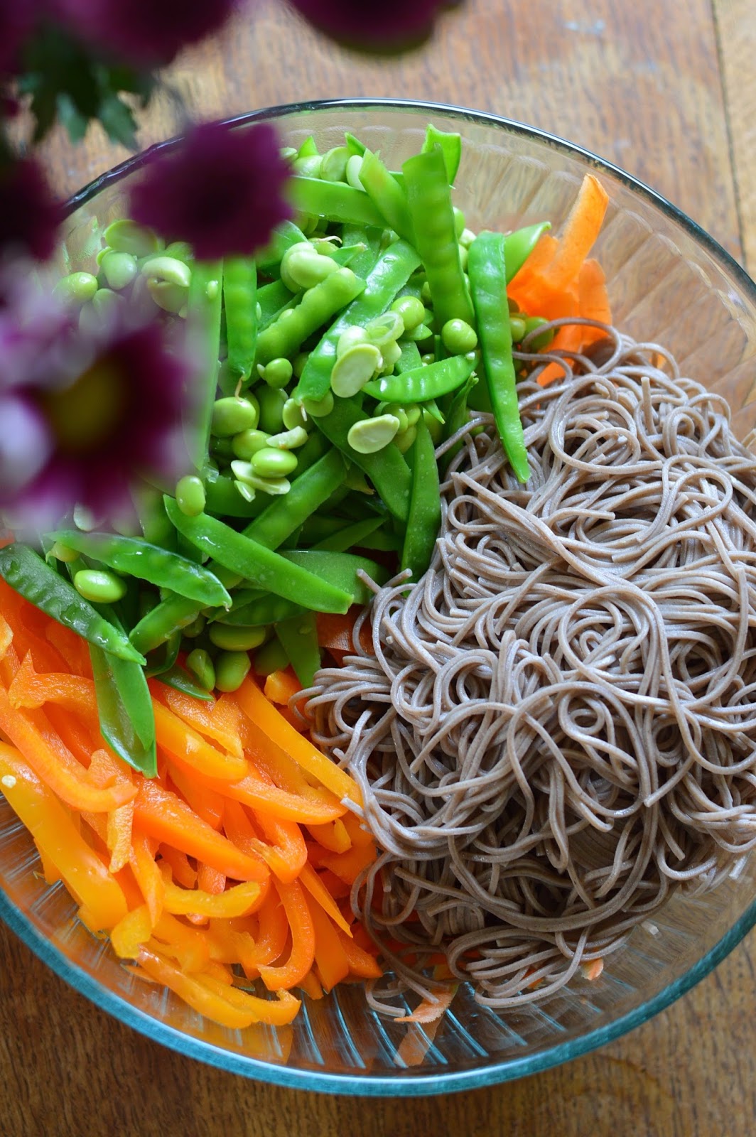 Sarah's Nest Soba noodle salad with sugar snap peas, carrots and bell