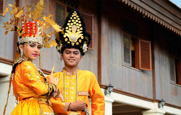 Pakaian Adat Gorontalo Gambar Lengkap Penjelasannya Baju Mewarnai Bodo